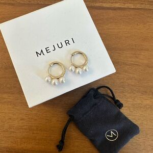 MEJURI Gold Pearl Trio Hoop Earrings